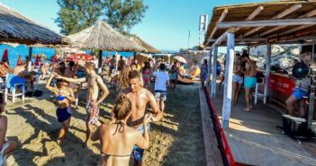 Ljetni karnevalski beach party